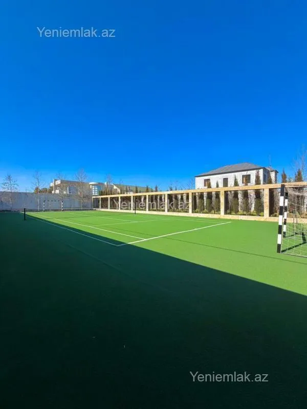 Satılır 9 otaqlı həyət evi 2000 m²