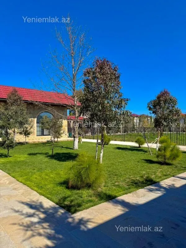 Satılır 9 otaqlı həyət evi 2000 m²