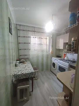 Satılır 4 otaqlı köhnə tikili 105 m²