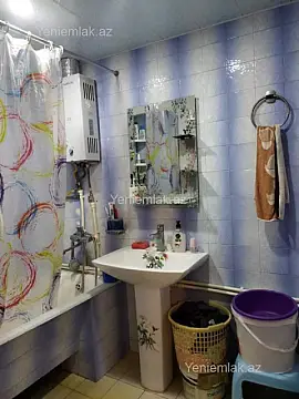 Satılır 4 otaqlı köhnə tikili 105 m²