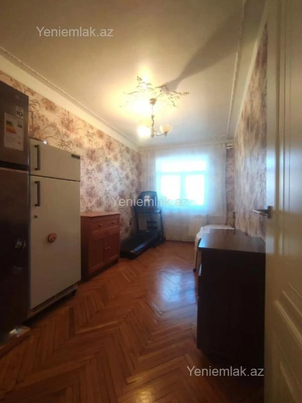 Satılır 4 otaqlı köhnə tikili 105 m²