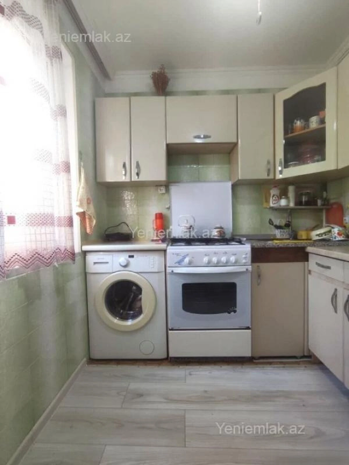 Satılır 4 otaqlı köhnə tikili 105 m²