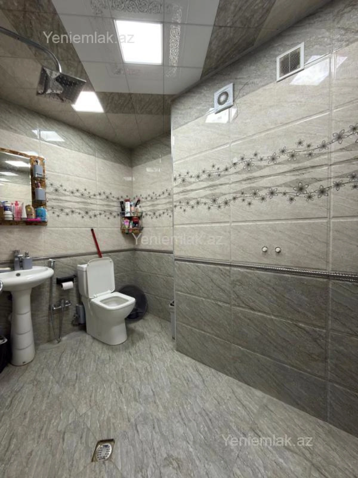 Satılır 2 otaqlı yeni tikili 60 m²