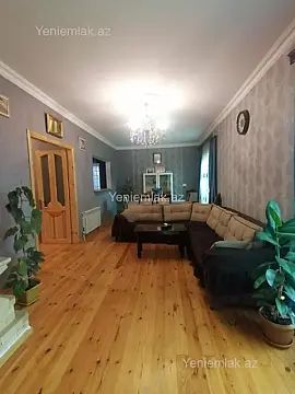 Satılır 5 otaqlı həyət evi 240 m²