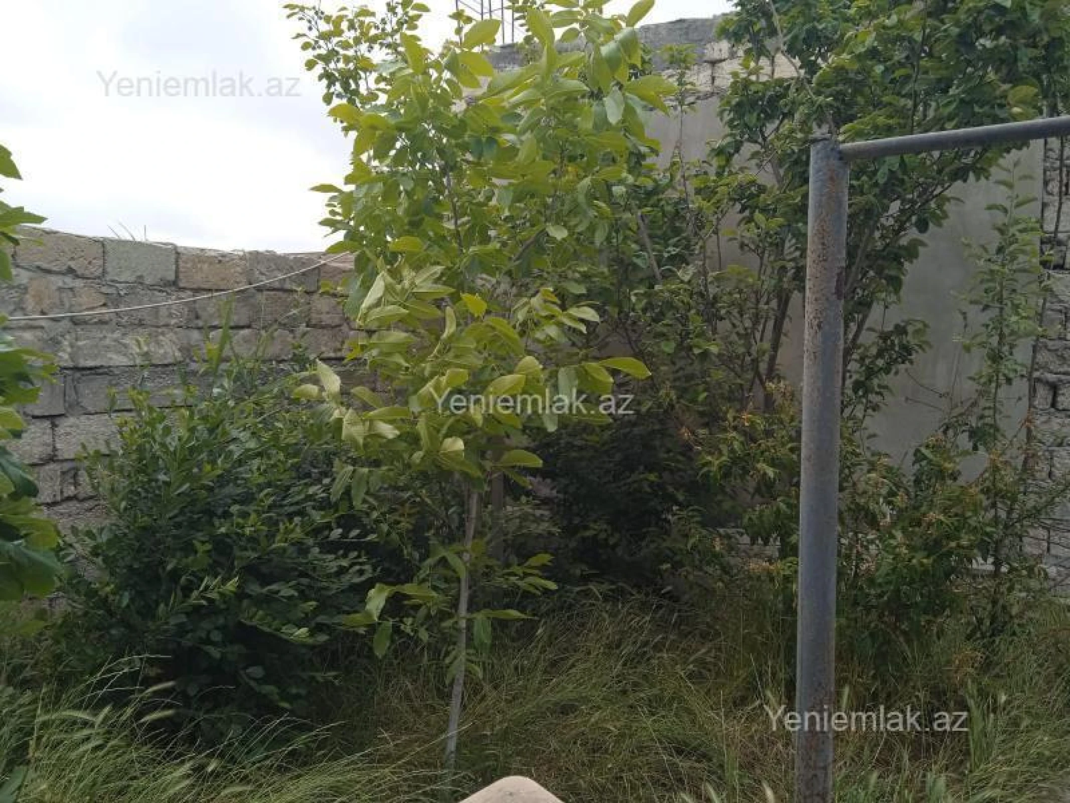 Satılır 5 otaqlı həyət evi 240 m²