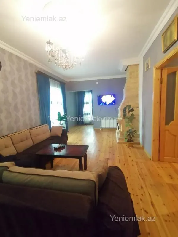 Satılır 5 otaqlı həyət evi 240 m²