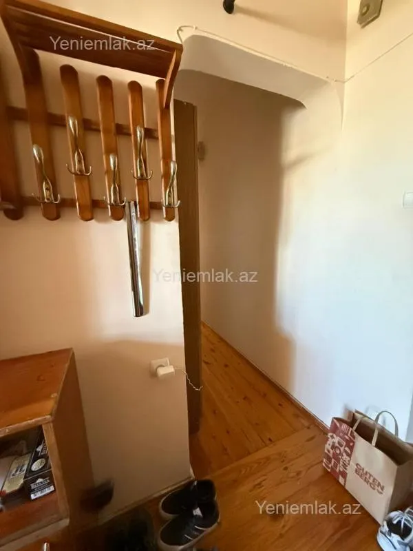 Satılır 2 otaqlı köhnə tikili 62 m²
