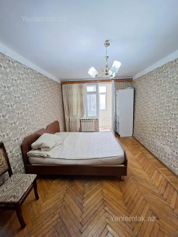 Satılır 1 otaqlı köhnə tikili 35 m²