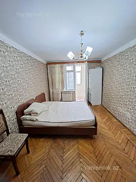 Satılır 1 otaqlı köhnə tikili 35 m²