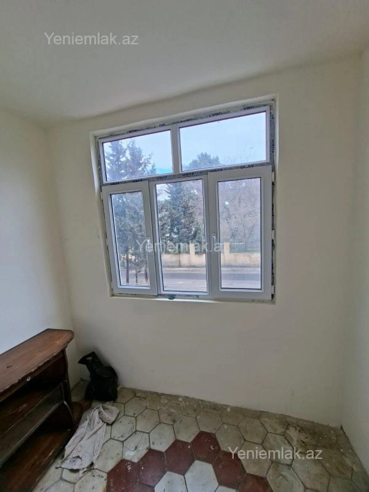 Satılır 1 otaqlı köhnə tikili 35 m²