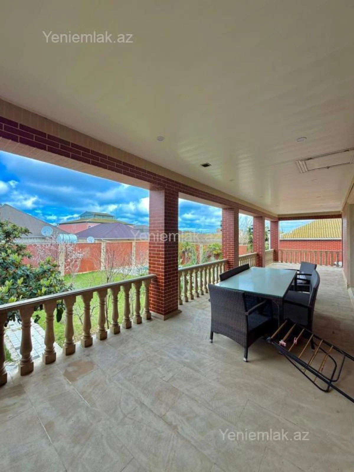 Satılır 4 otaqlı həyət evi 160 m²