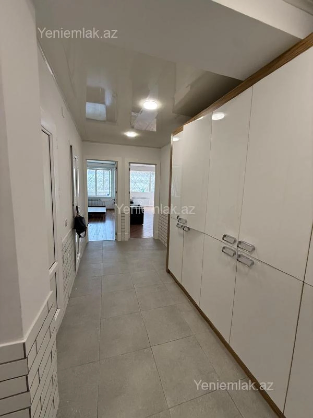 Satılır 2 otaqlı köhnə tikili 65 m²