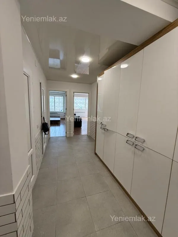 Satılır 2 otaqlı köhnə tikili 65 m²