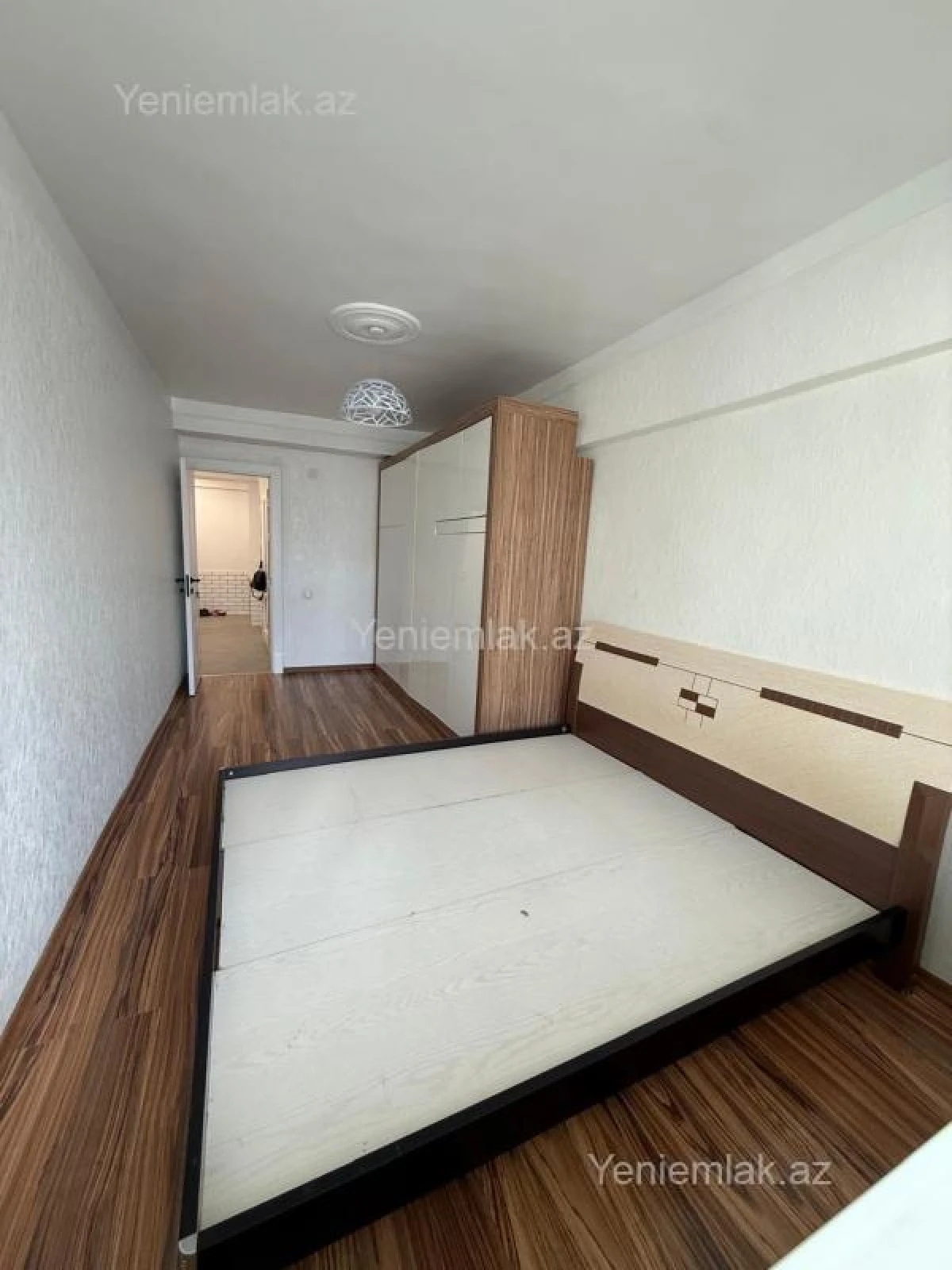 Satılır 2 otaqlı köhnə tikili 65 m²