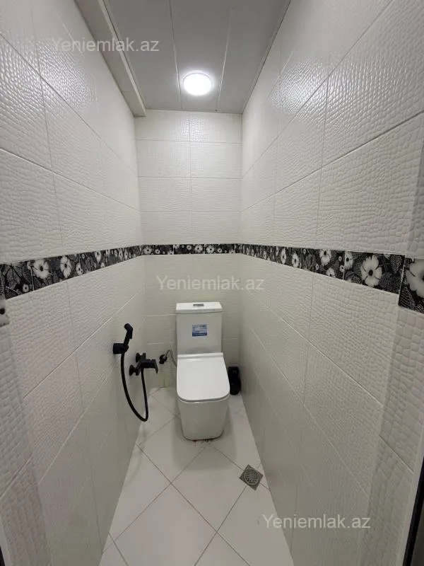 Satılır 2 otaqlı köhnə tikili 65 m²