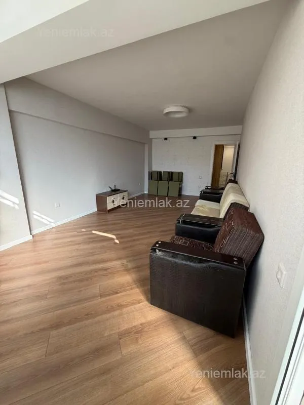 Satılır 2 otaqlı köhnə tikili 65 m²