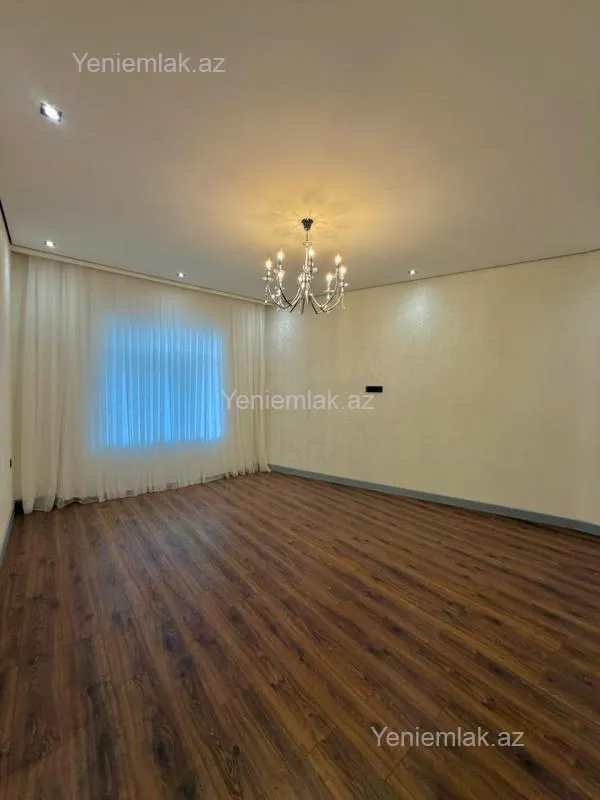 Satılır 5 otaqlı həyət evi 250 m²