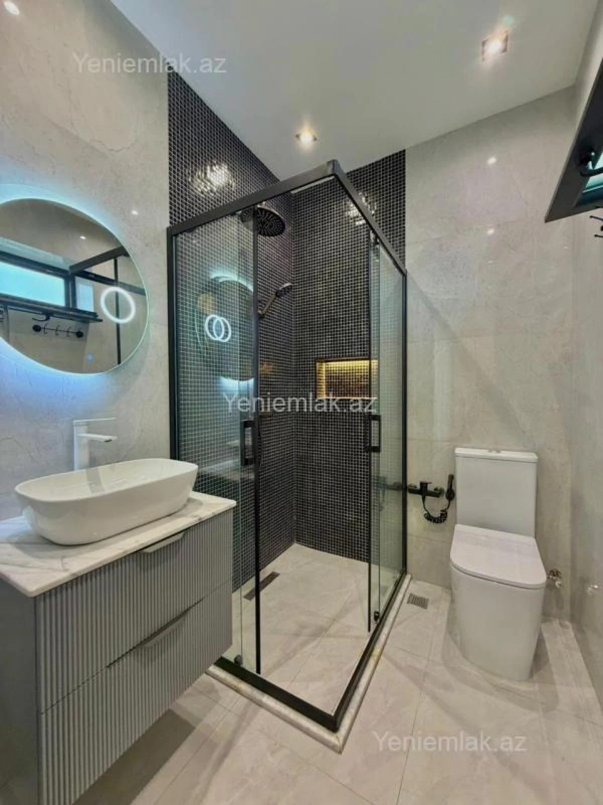 Satılır 5 otaqlı həyət evi 250 m²