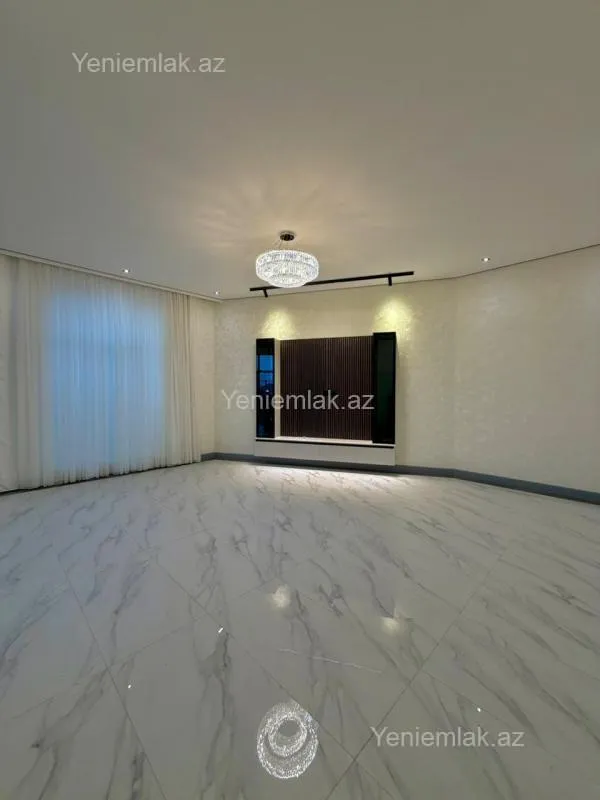 Satılır 5 otaqlı həyət evi 250 m²