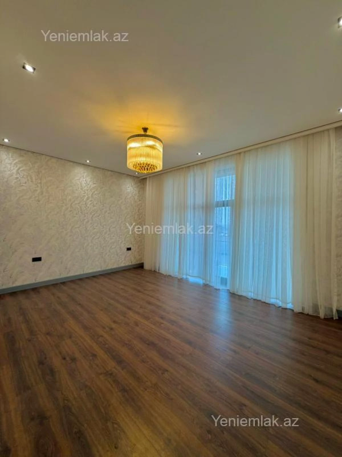 Satılır 5 otaqlı həyət evi 250 m²