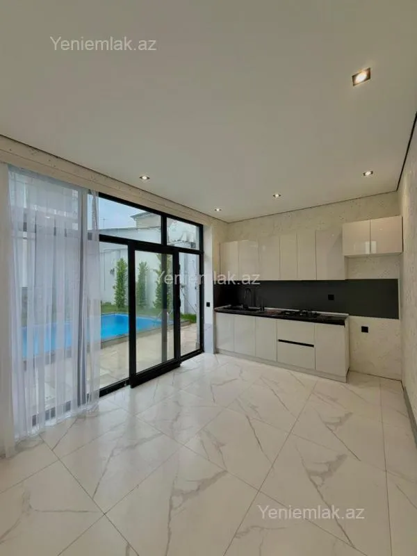 Satılır 5 otaqlı həyət evi 250 m²