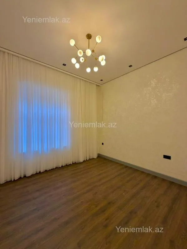Satılır 5 otaqlı həyət evi 250 m²