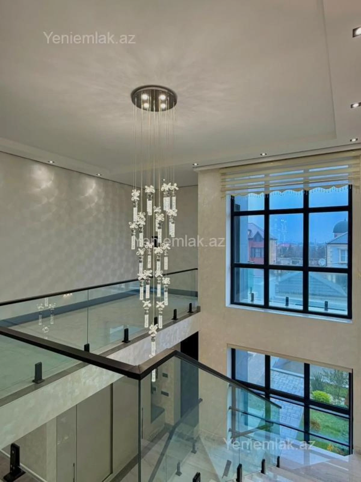 Satılır 5 otaqlı həyət evi 250 m²