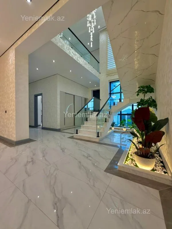 Satılır 5 otaqlı həyət evi 250 m²