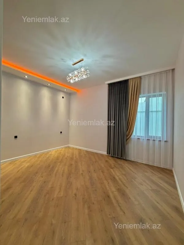 Satılır 4 otaqlı həyət evi 180 m²