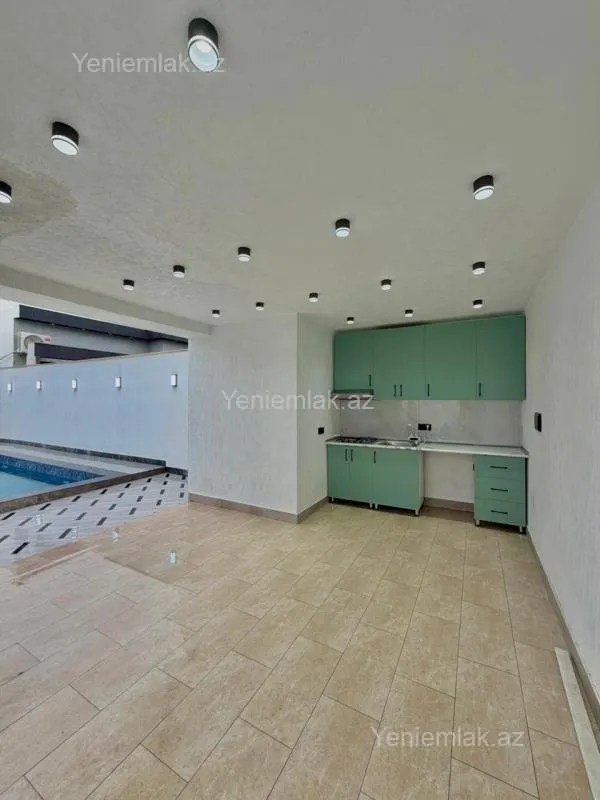 Satılır 4 otaqlı həyət evi 180 m²