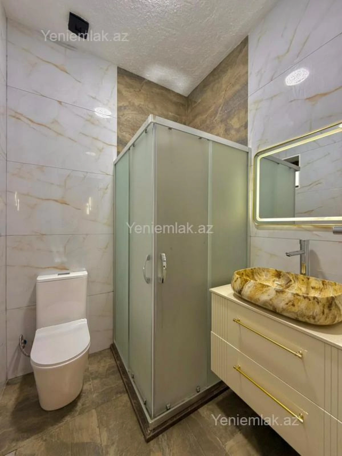 Satılır 4 otaqlı həyət evi 180 m²