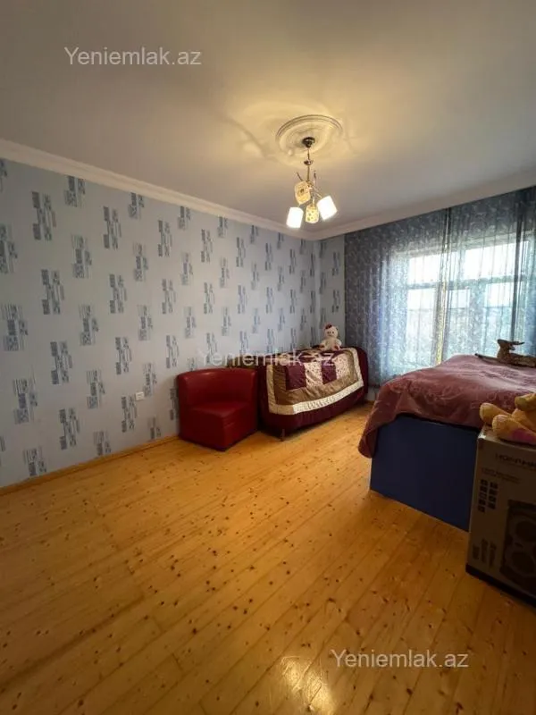 Satılır 6 otaqlı həyət evi 207 m²