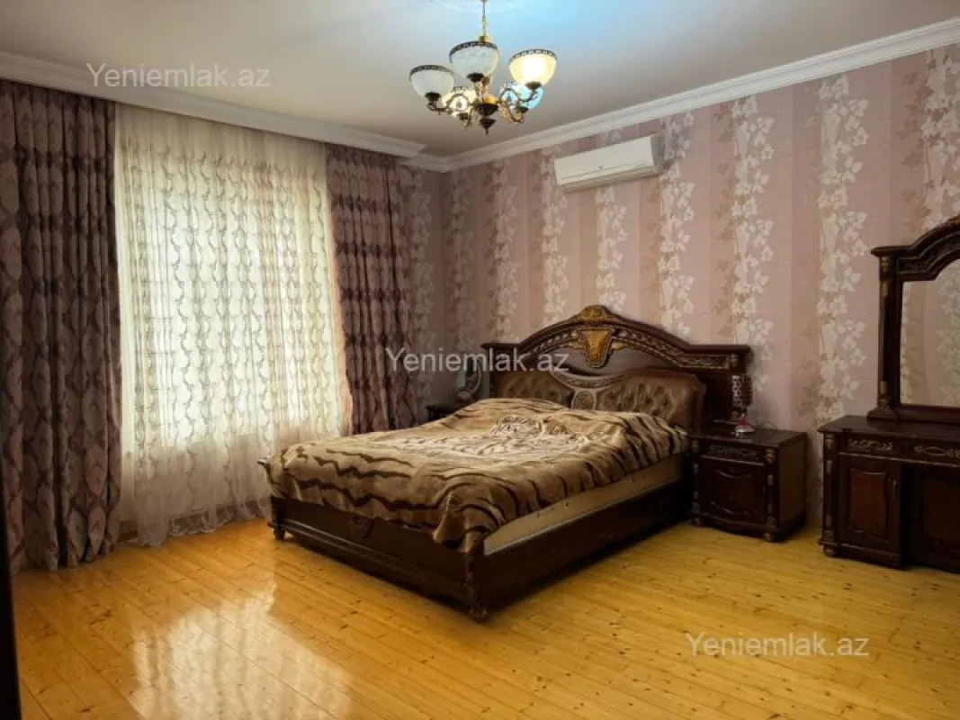 Satılır 6 otaqlı həyət evi 207 m²