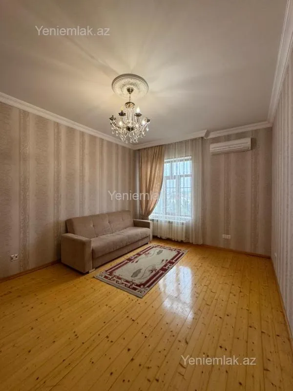 Satılır 6 otaqlı həyət evi 207 m²