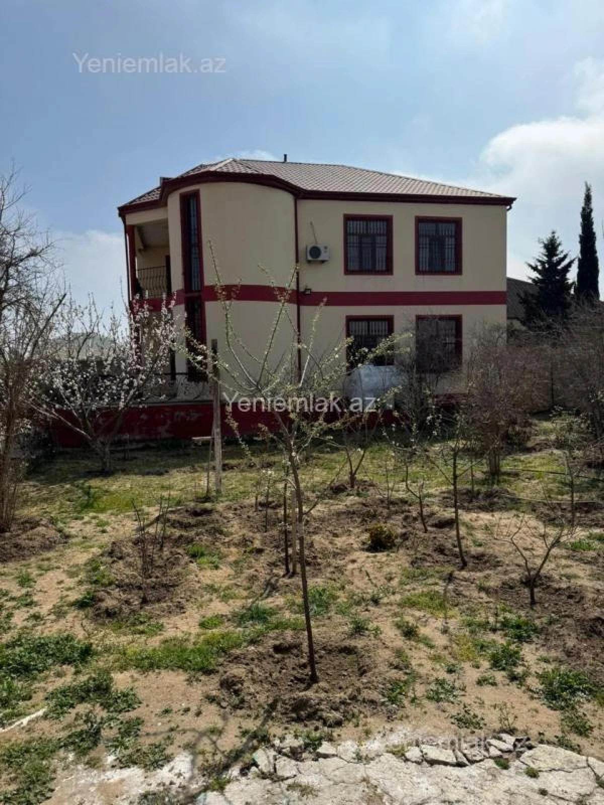 Satılır 6 otaqlı həyət evi 207 m²