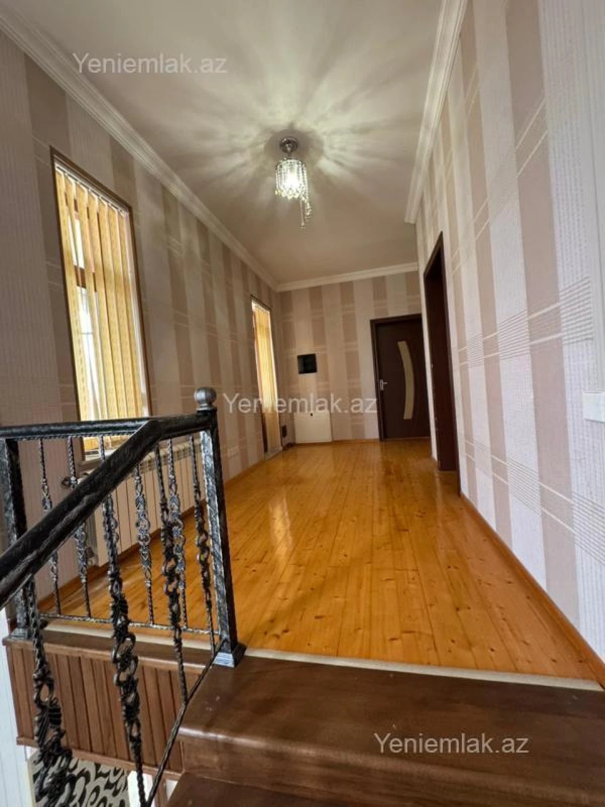 Satılır 6 otaqlı həyət evi 207 m²