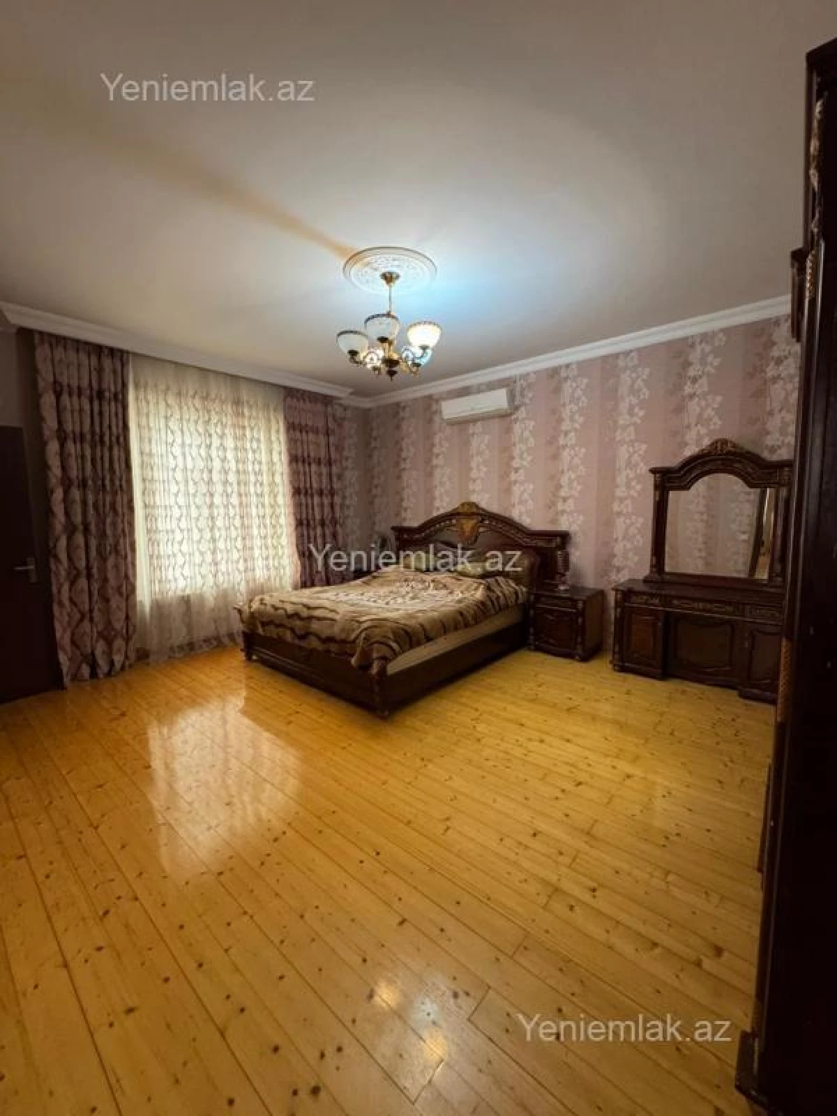 Satılır 6 otaqlı həyət evi 207 m²