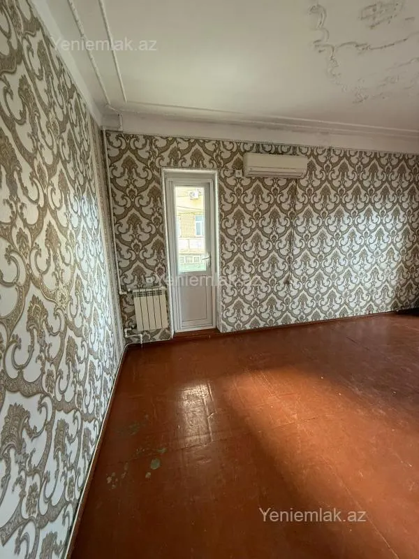 Satılır 1 otaqlı köhnə tikili 45 m²