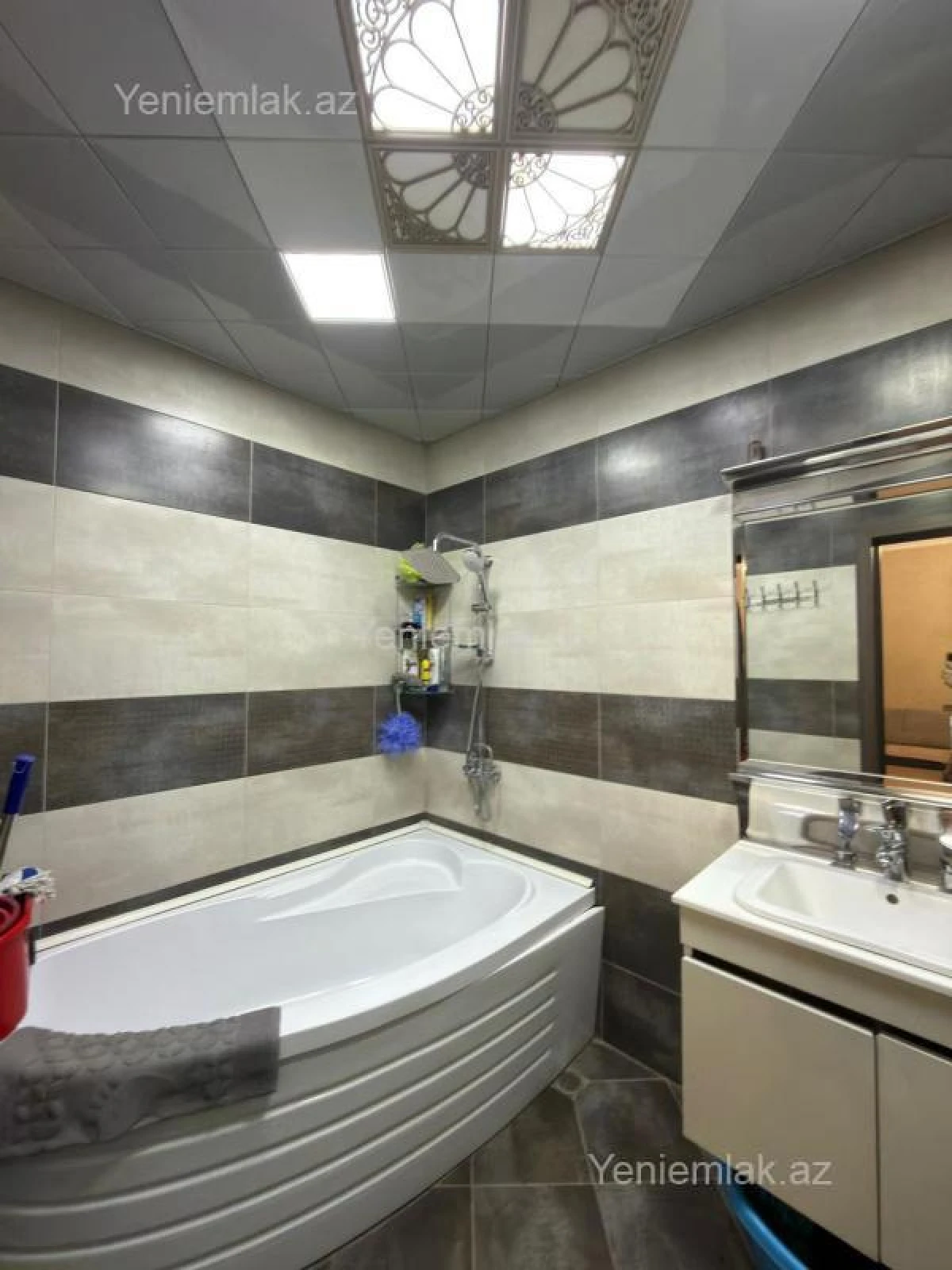 Satılır 4 otaqlı yeni tikili 145 m²