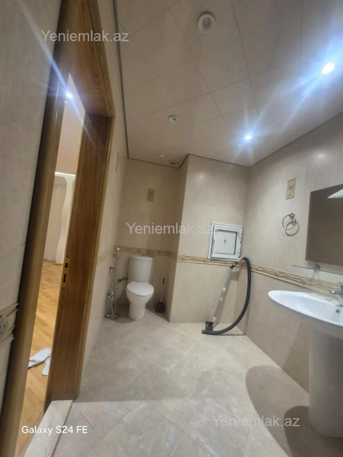 Satılır 3 otaqlı yeni tikili 135 m²