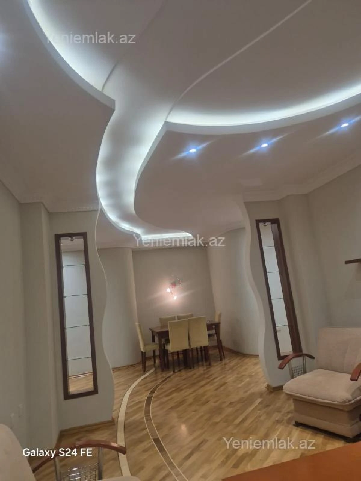 Satılır 3 otaqlı yeni tikili 135 m²