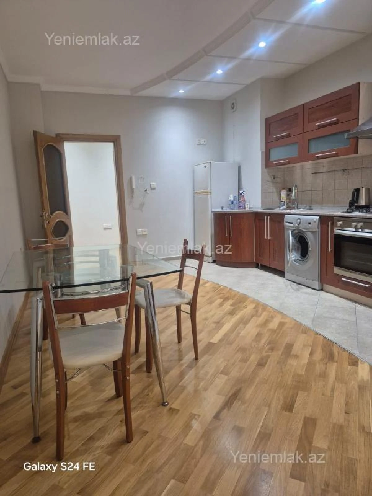 Satılır 3 otaqlı yeni tikili 135 m²