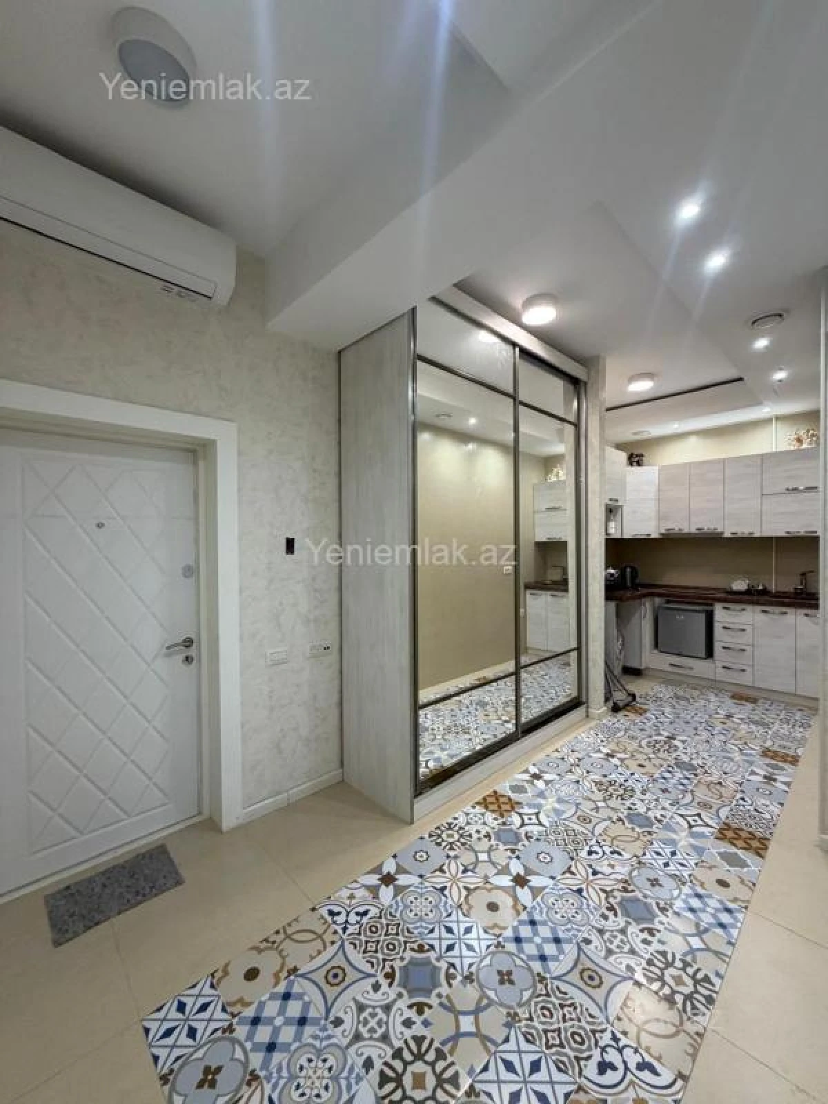 Satılır 2 otaqlı yeni tikili 70 m²