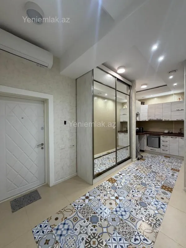 Satılır 2 otaqlı yeni tikili 70 m²