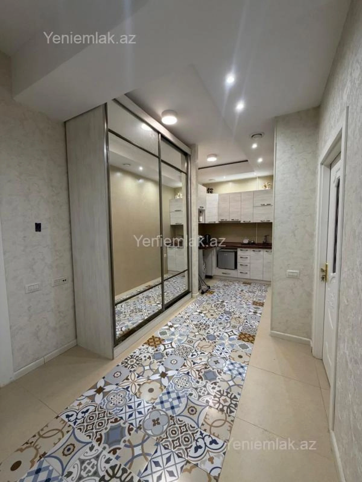 Satılır 2 otaqlı yeni tikili 70 m²