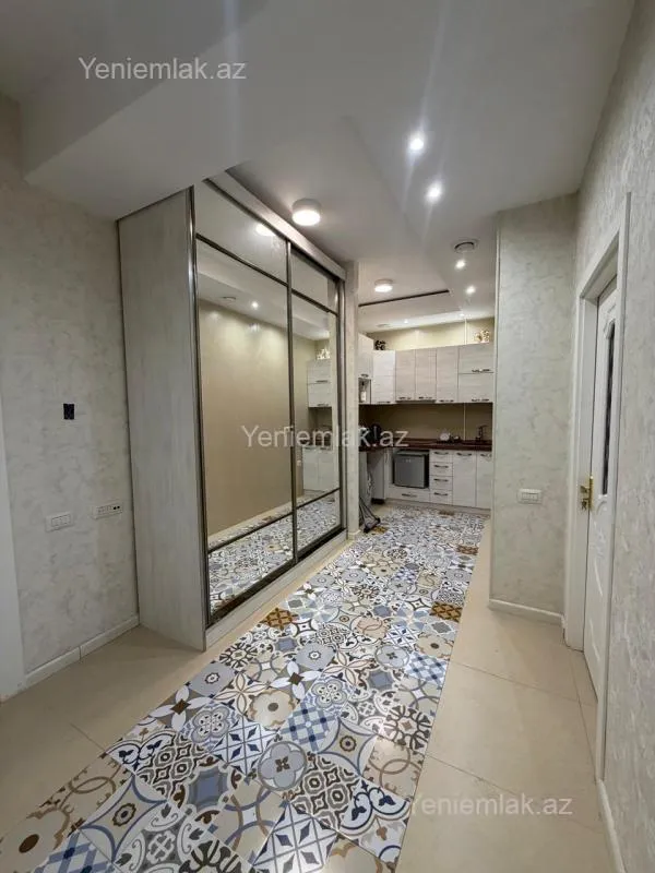 Satılır 2 otaqlı yeni tikili 70 m²