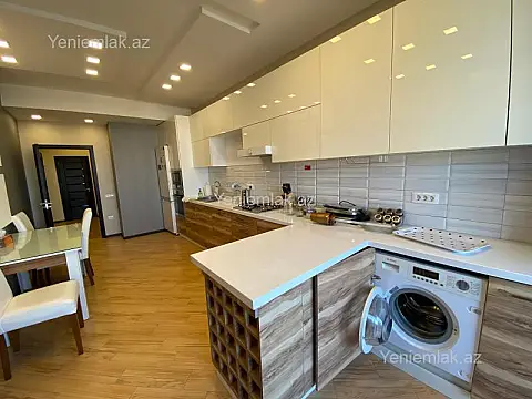 Satılır 3 otaqlı yeni tikili 160 m²