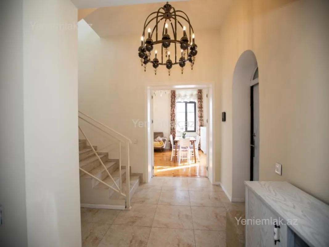 Satılır 4 otaqlı həyət evi 161 m²