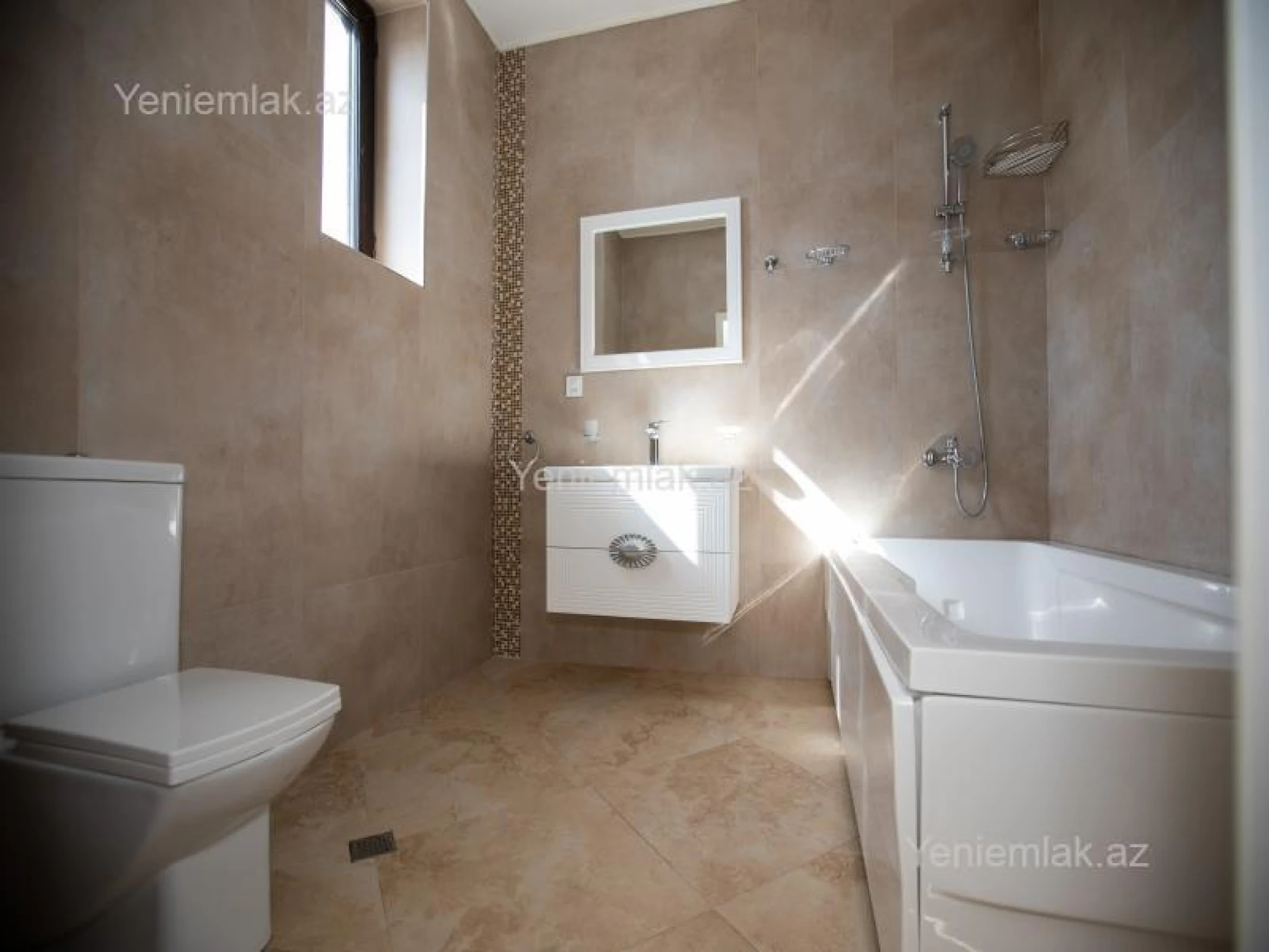 Satılır 4 otaqlı həyət evi 161 m²