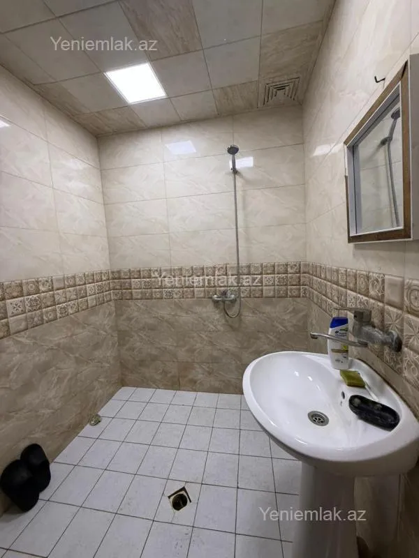 Satılır 2 otaqlı köhnə tikili 56 m²
